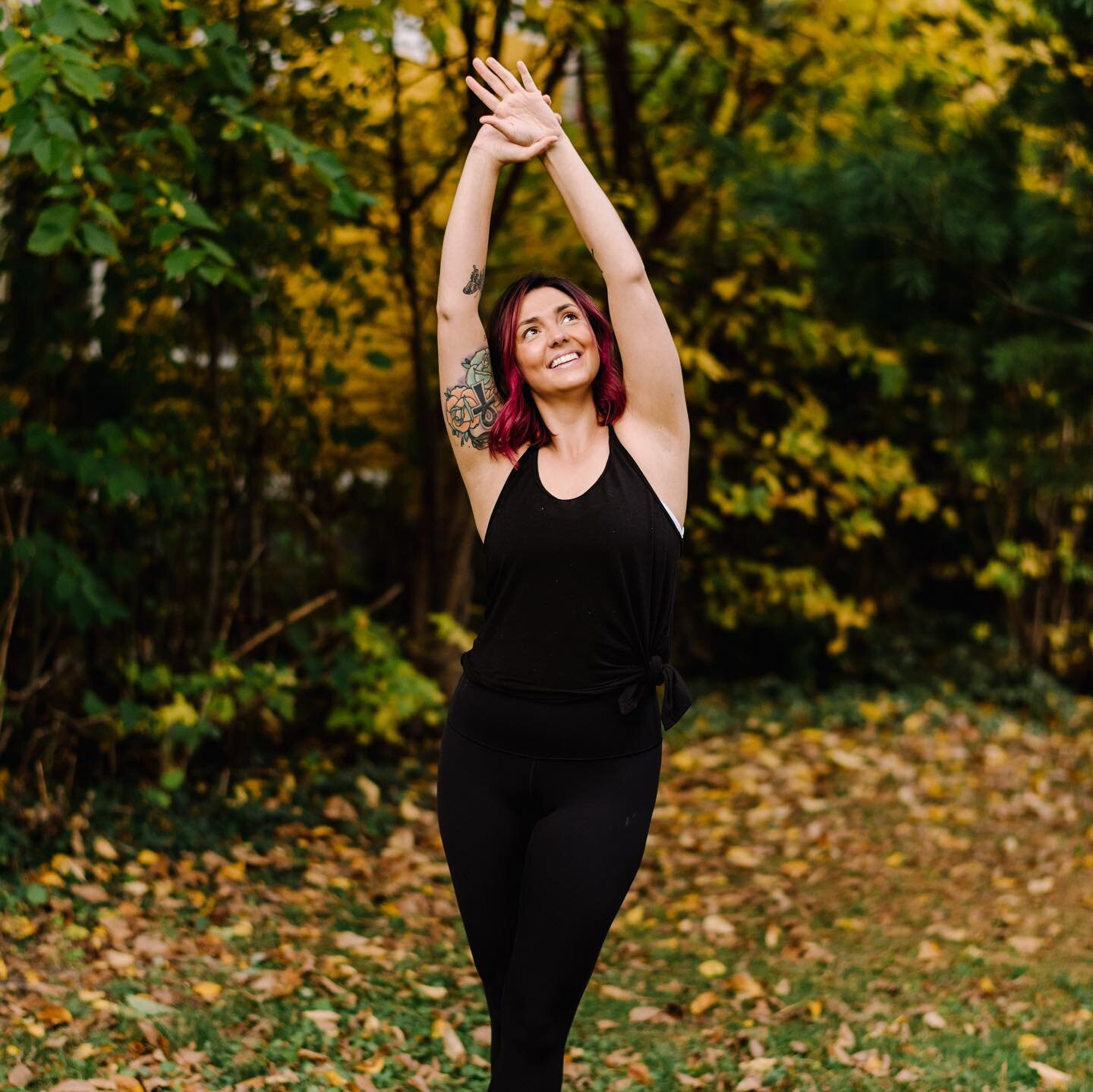 &ldquo;The only way to make sense out of change is to plunge into it, move with it, and join the dance.&rdquo; &mdash; Alan W. Watts  Like the leaves, we are changing by falling into our better as we roll into week 3 of October. Join us this week as we welcome @stephdallman back for a cameo Saturday at 9:30AM on 10/23 &amp; 11/6. She is taking subbing the LCD Move + Flow formerly known as yoga sculpt. This juicy custom curated class gives @stephdallman the opportunity to blend the expertise of yoga and  experience of barre in one 60 minute format. Sign-up today. Book the TSR method today. #fall #newweek #movement #health #fitness #exercise #workout #groupfitness #community #flow #barre #yoga #hot #sub #detroit #smallbusiness #womanownedbusiness #blackownedbusiness